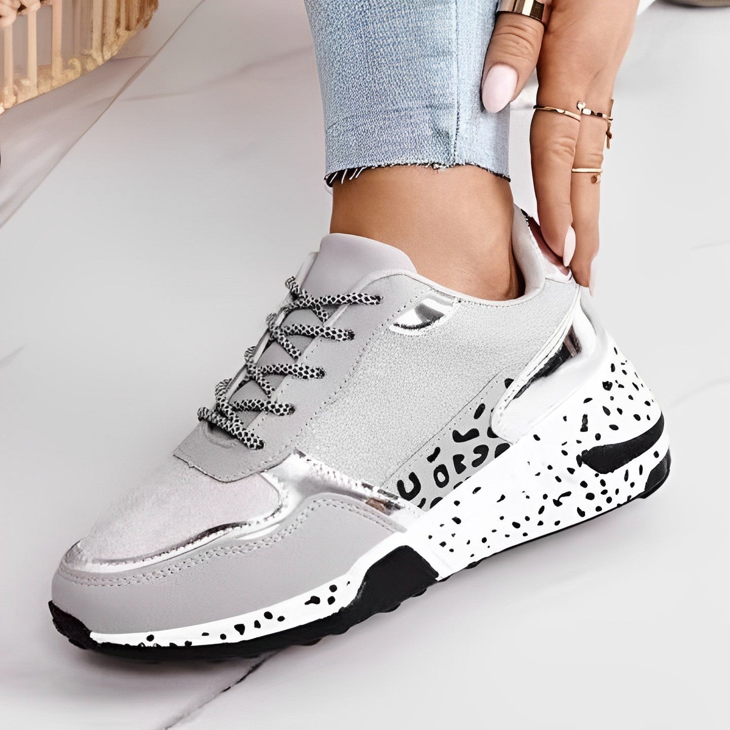 Delora sneakersy dla ortopedycznego komfortu