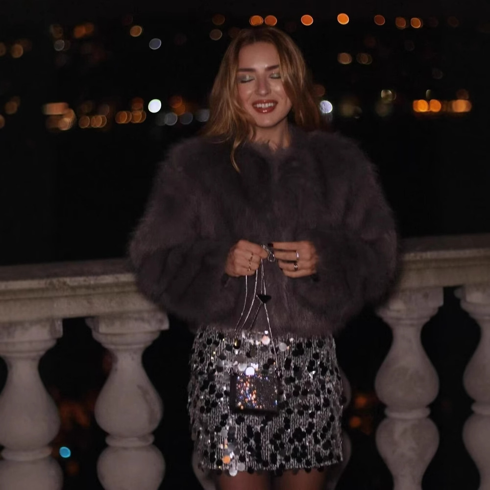 Rachelle - krótki płaszcz z futra dla kobiet