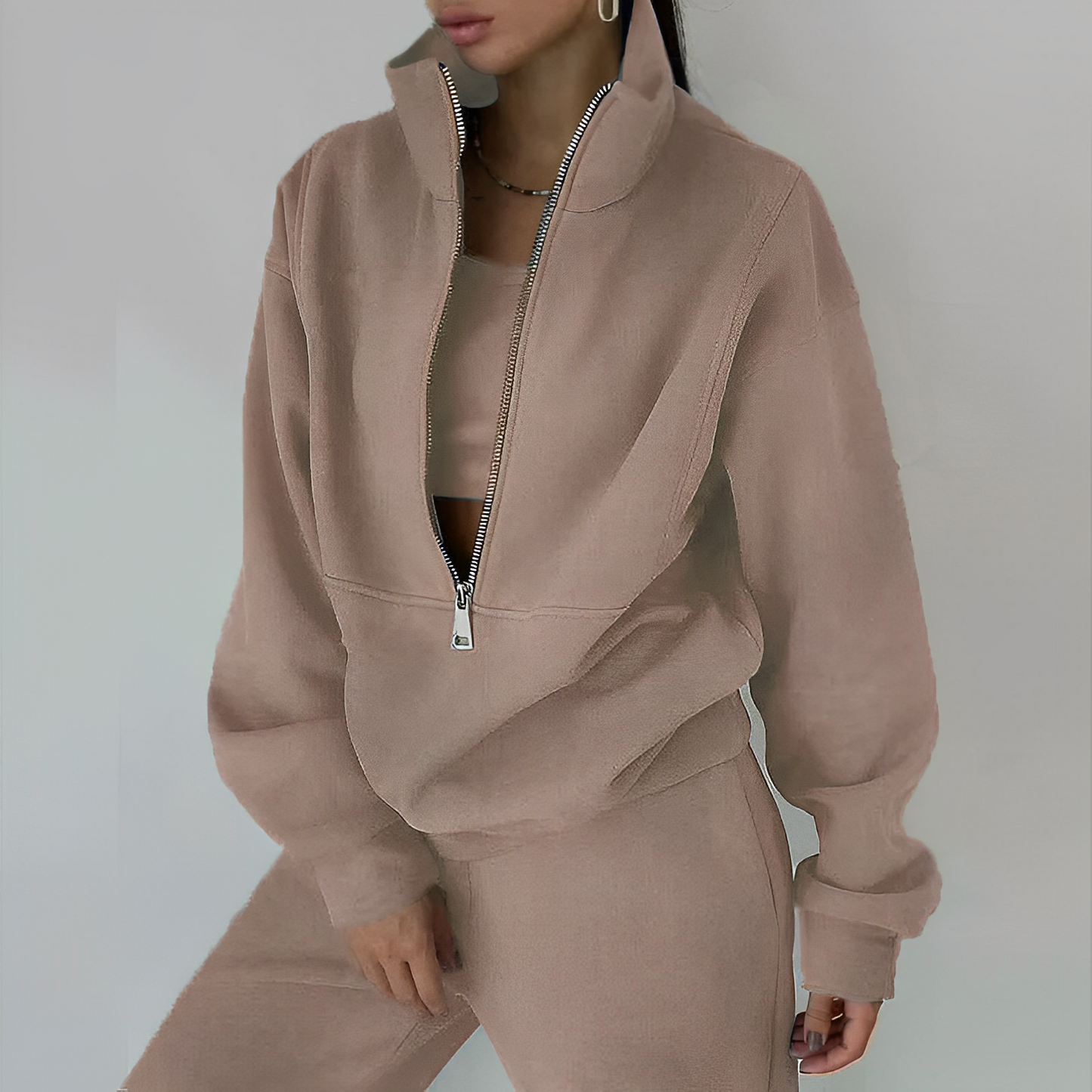 Catherina - Wygodny dres z zaokrągloną talią