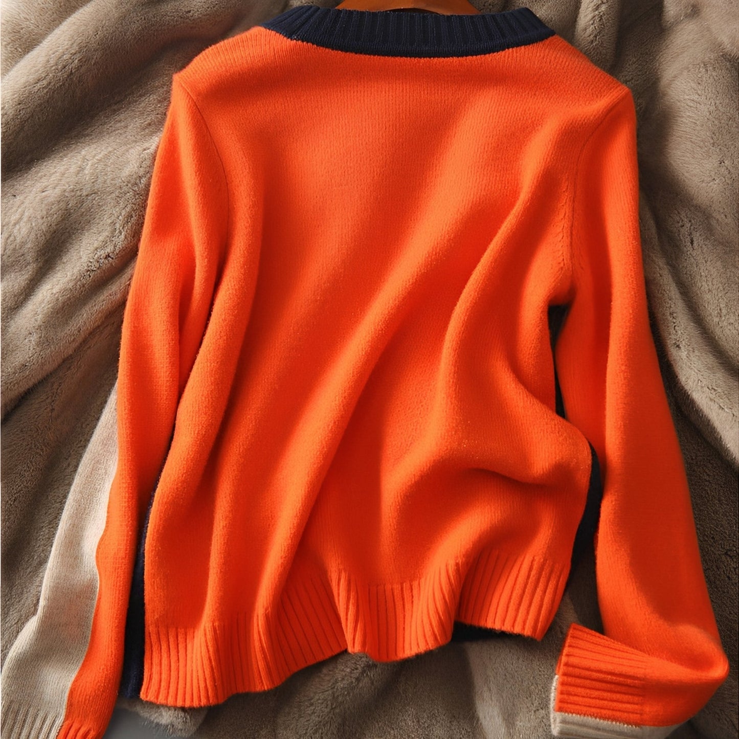 Allie - Stylowy pasiasty sweterek dla kobiet