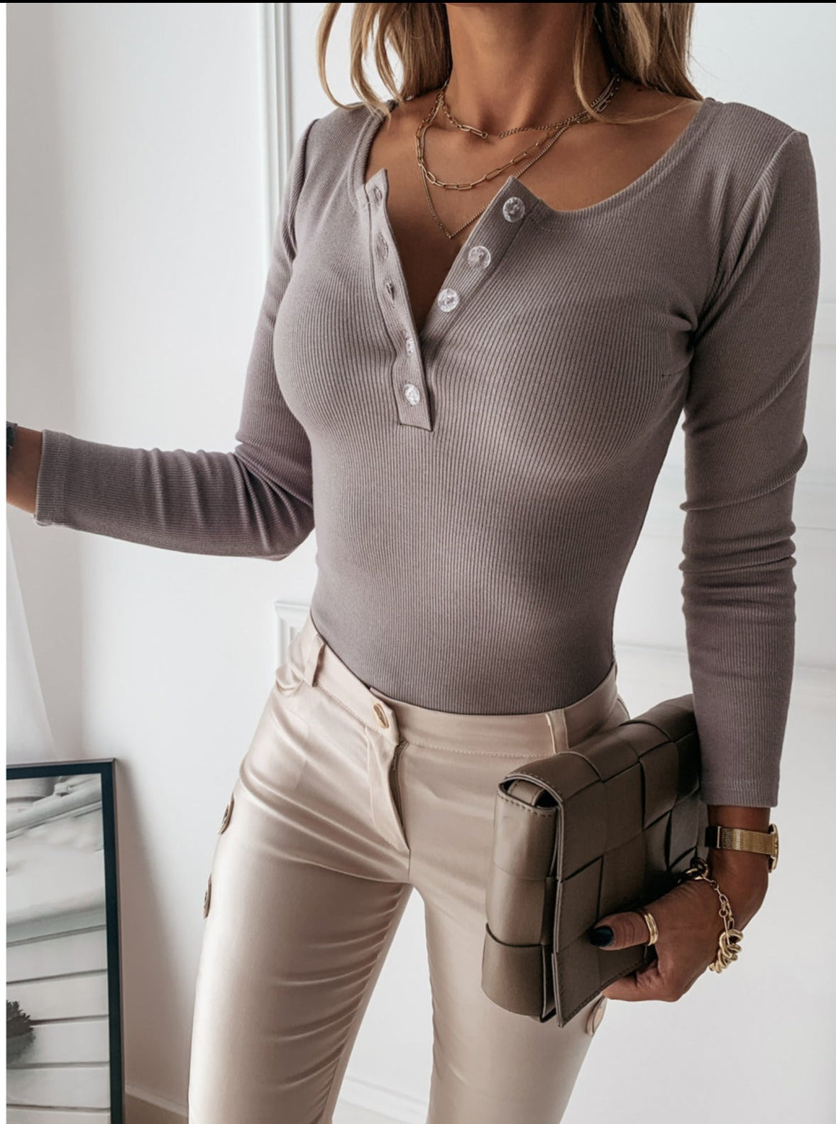Fawn - Carin Prążkowany T-shirt Henley