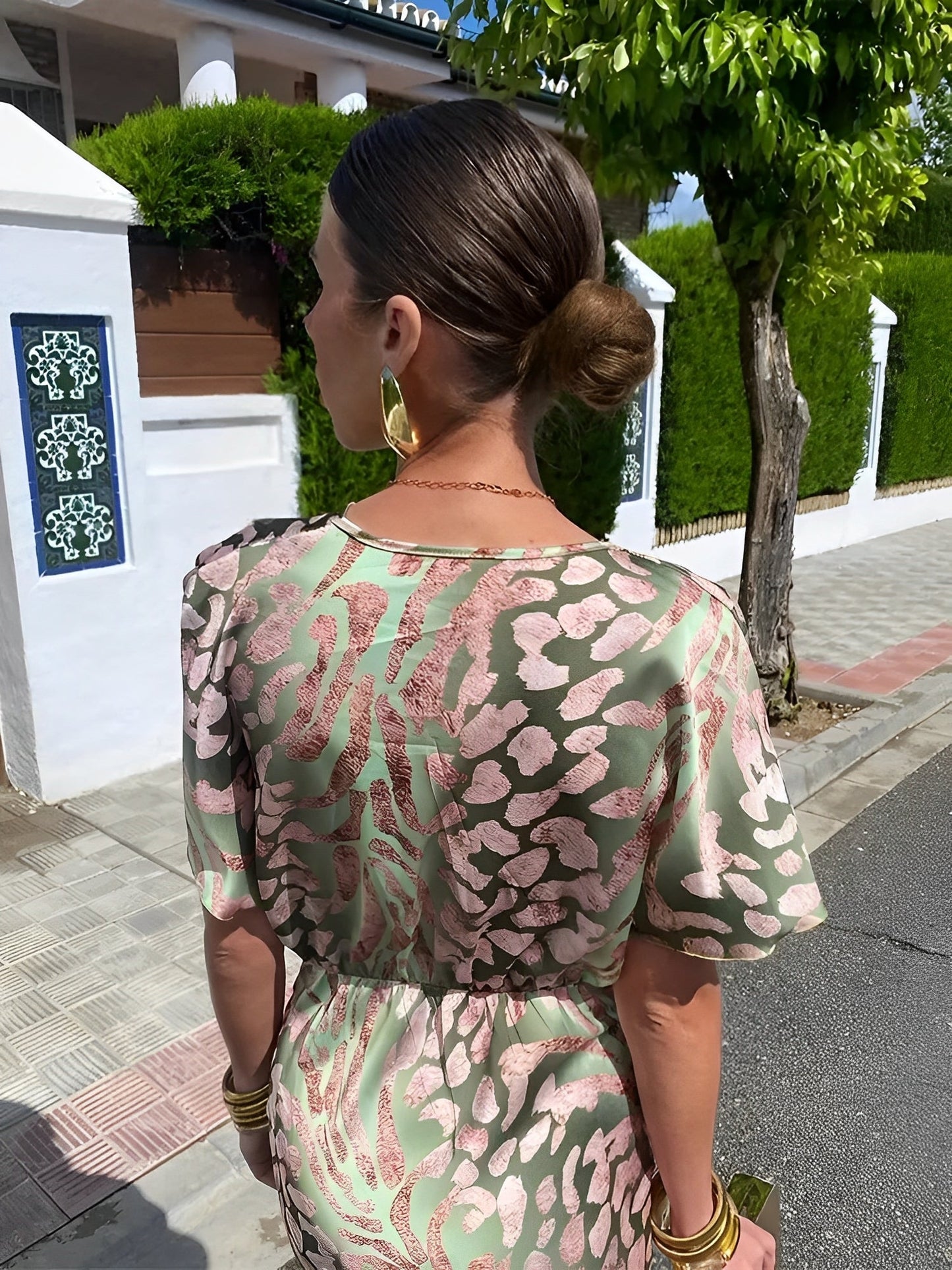 Calista - Elegancka sukienka ze skręconym dekoltem w V