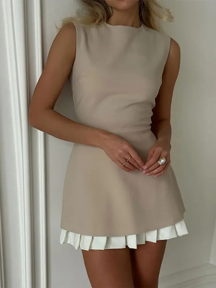 Cheska - Zestaw mini sukienki bez rękawów z plisowanym dołem