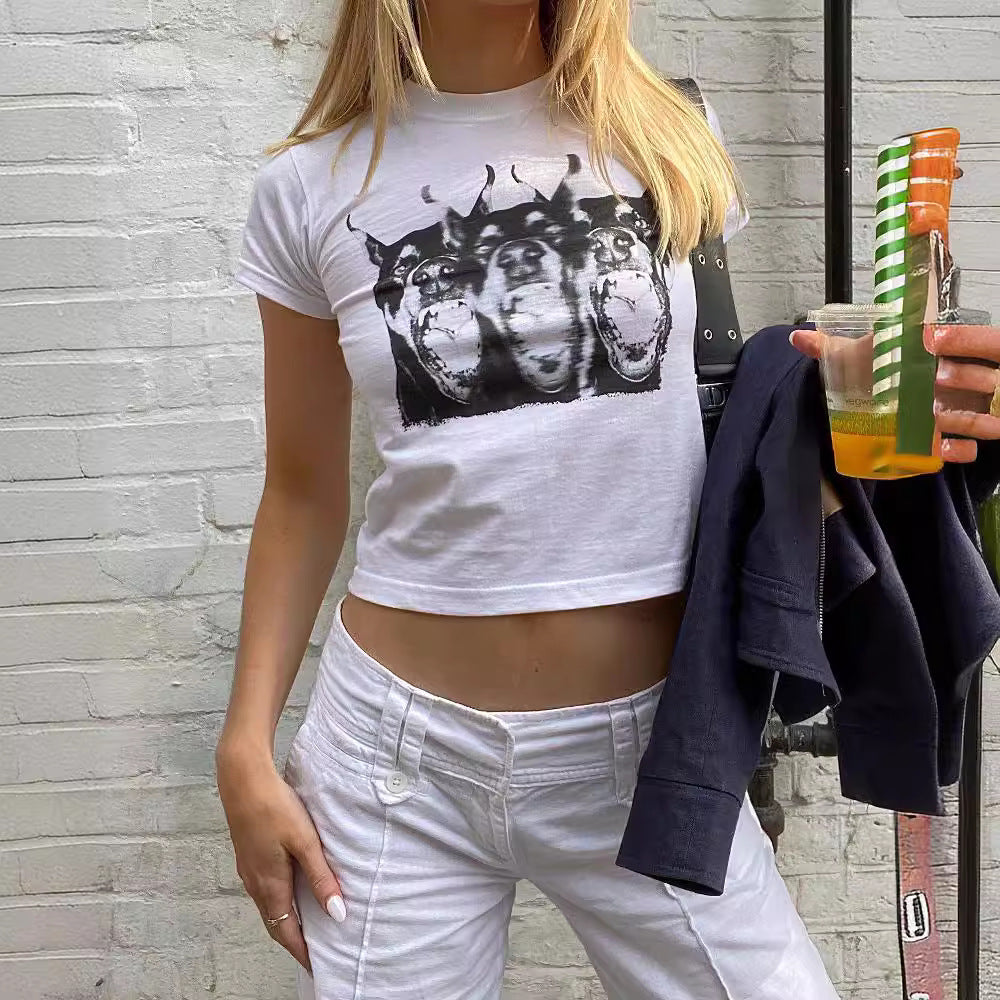 Darby - Dopasowany t-shirt z nadrukiem dla kobiet