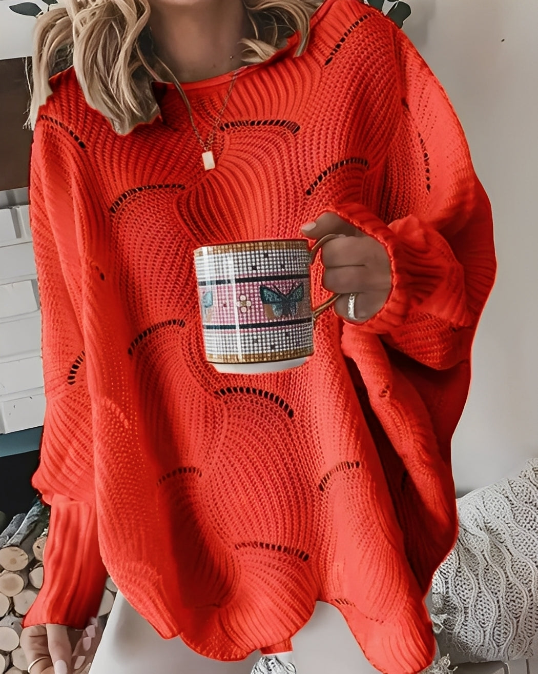 Kassandra - Stylowy, wycięty sweterek dla kobiet