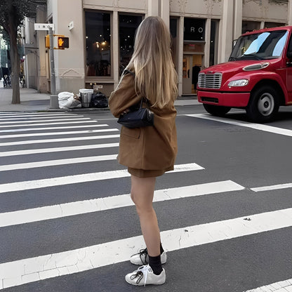 Ashlea - Elegancki blezer z klapami i spódnicą dla kobiet