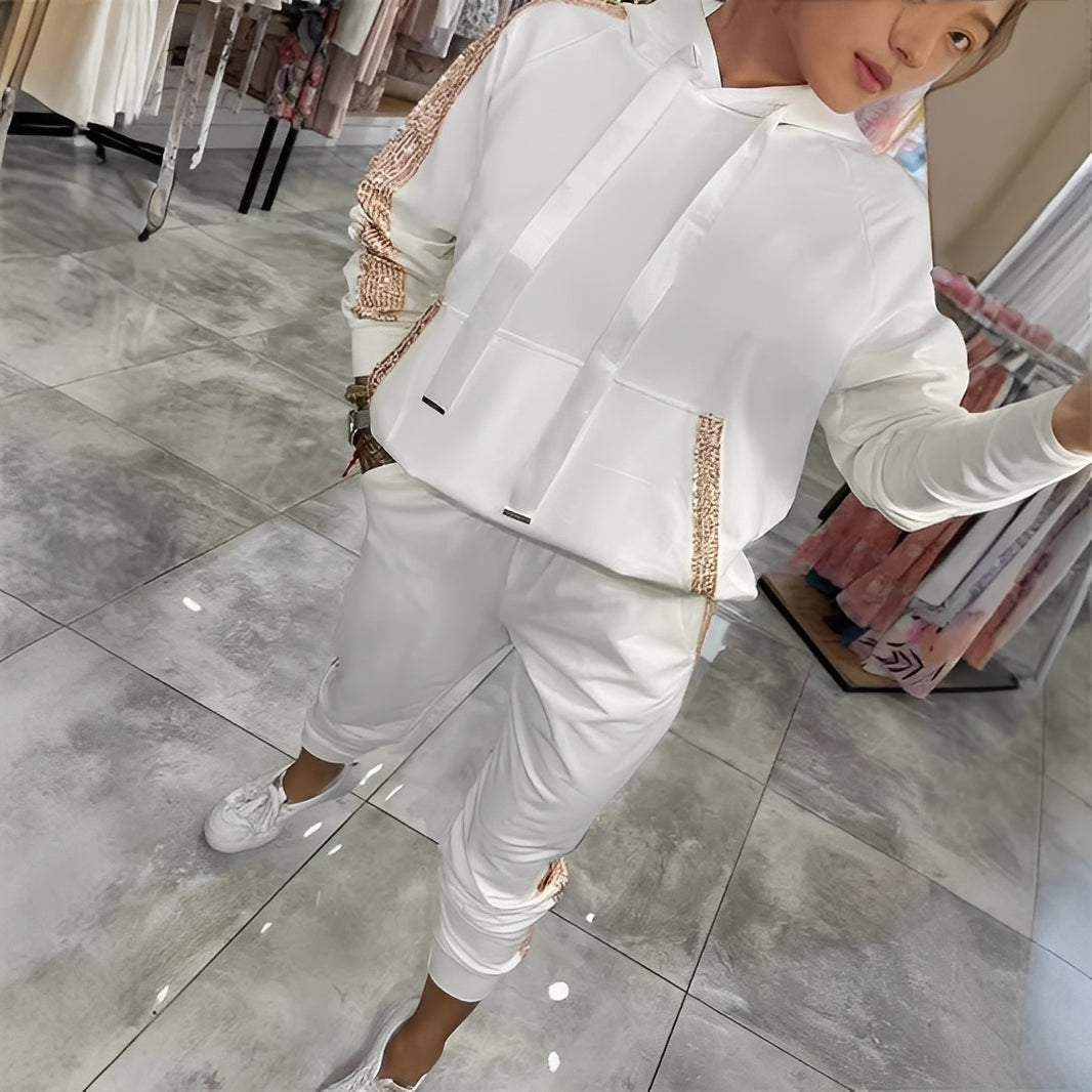 Tiffany - Stylowy zestaw z bluzą z kapturem i spodniami dla kobiet