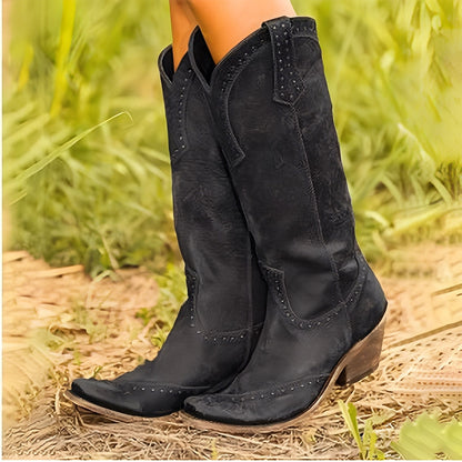 Bernardine - Stylowe botki z ćwiekami dla kobiet