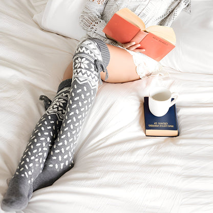 Corinne - Stylowe Świąteczne Wełniane Skarpety dla Dam