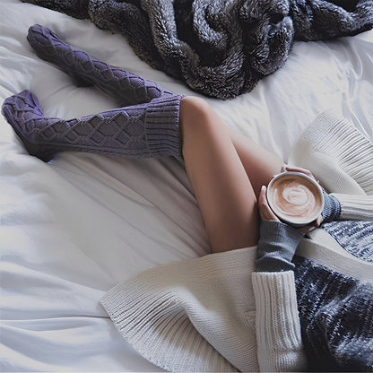 Shannon - Ciepłe, kolano-długie skarpety z kulki dla kobiet