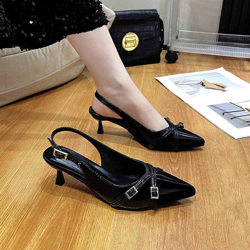 Angelle - modne buty damskie z elegancką klamrą