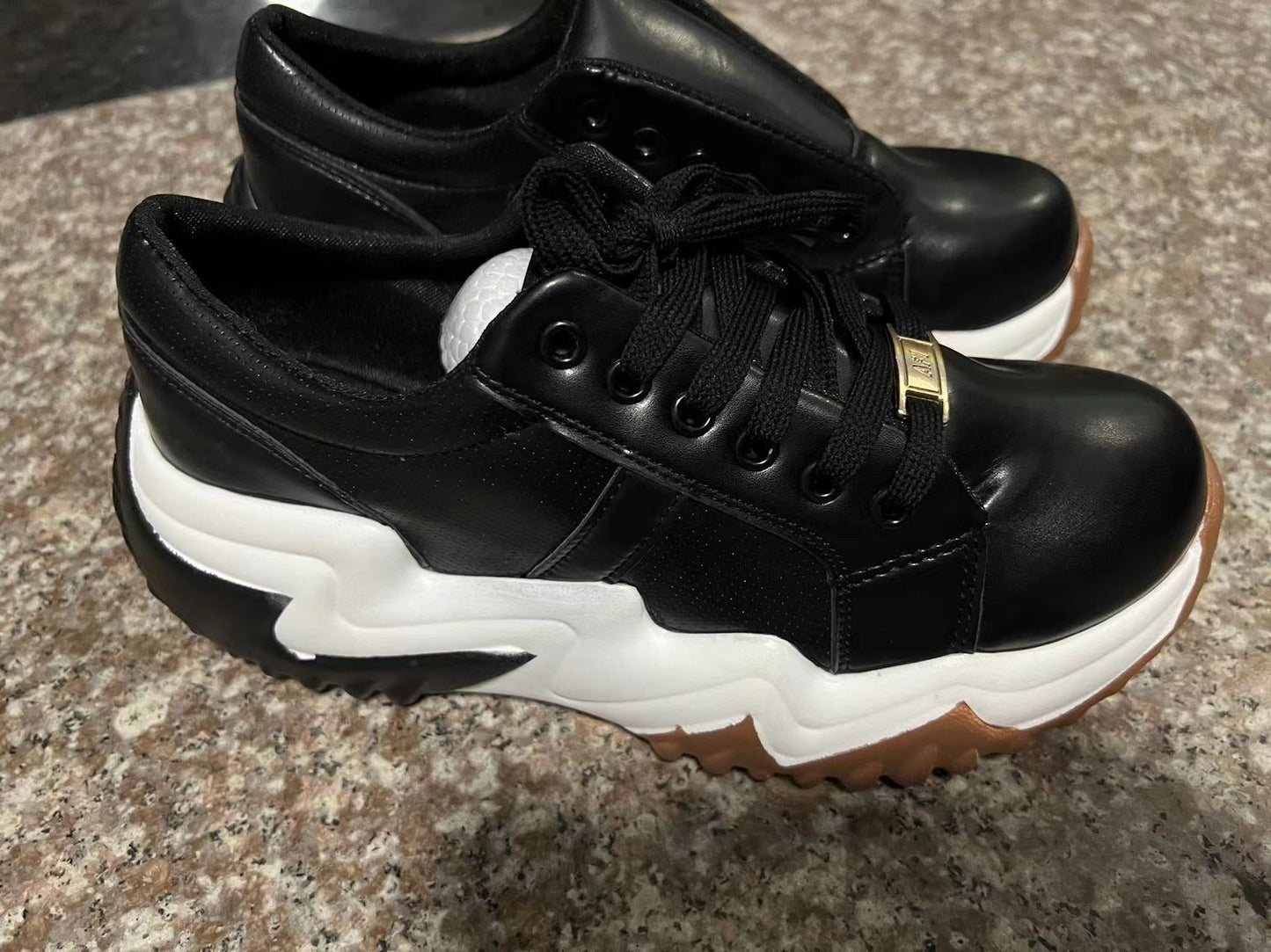Kasia - Ortopedyczne skórzane sneakersy z patchworkiem