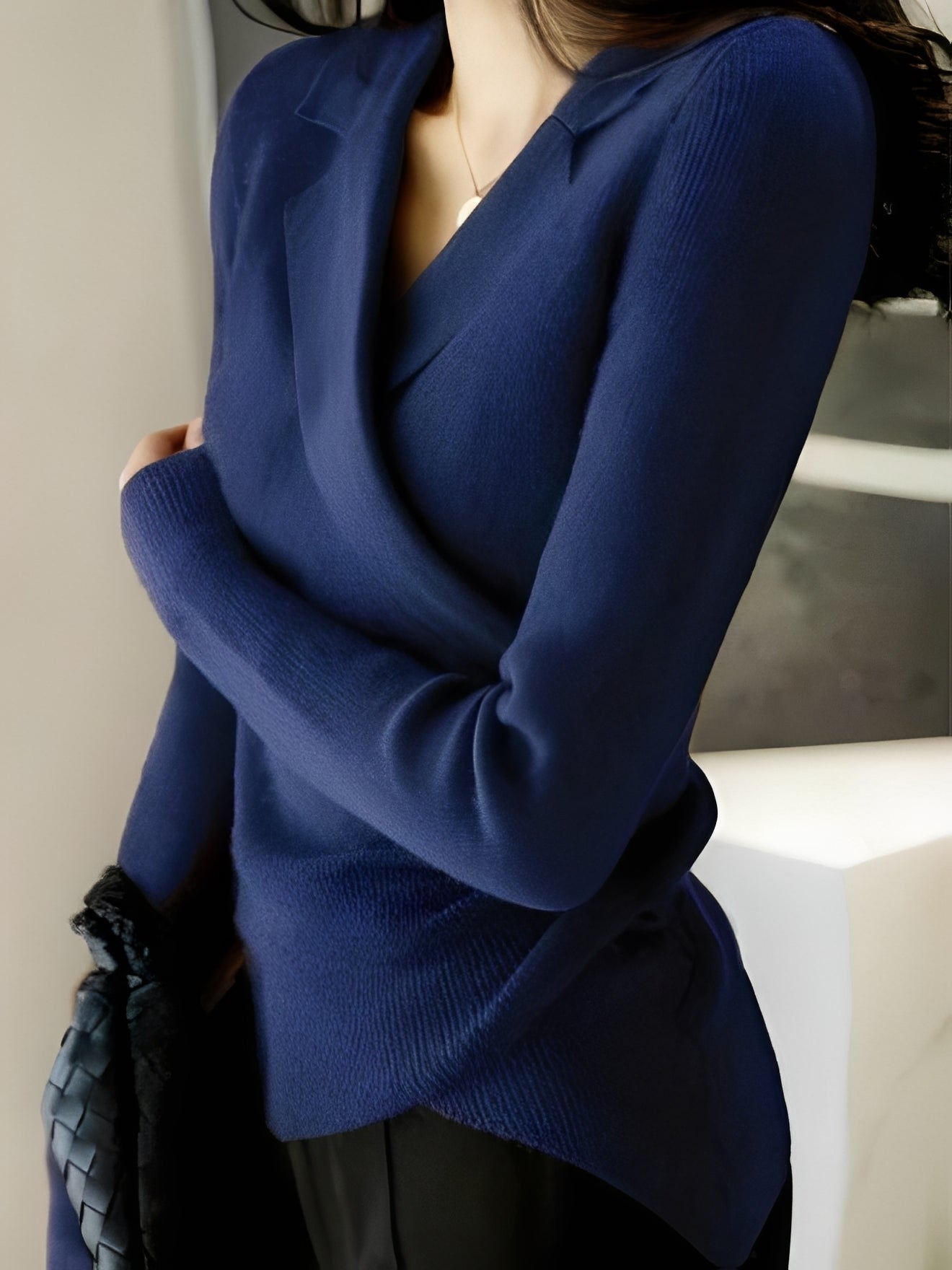 Caroline - Stylowy asymetryczny sweter dla kobiet