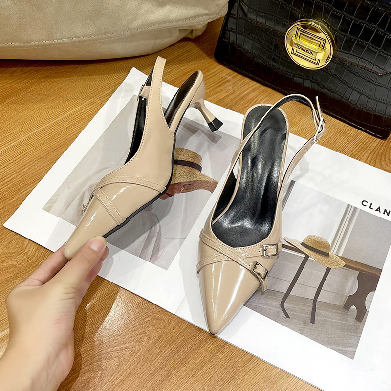 Angelle - modne buty damskie z elegancką klamrą