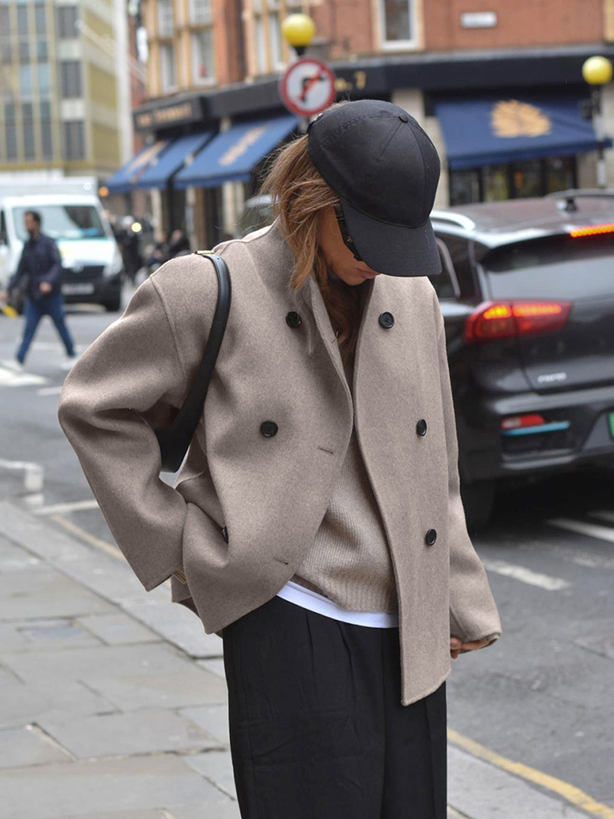 Courtney - Modna oversize'owa kurtka z zapięciem na guziki