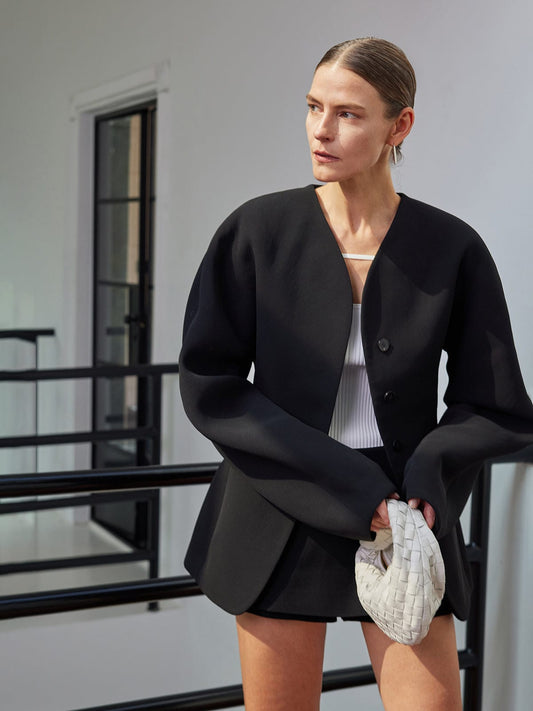 Sofie - Elegancka marynarka minimalistyczna z botoniką
