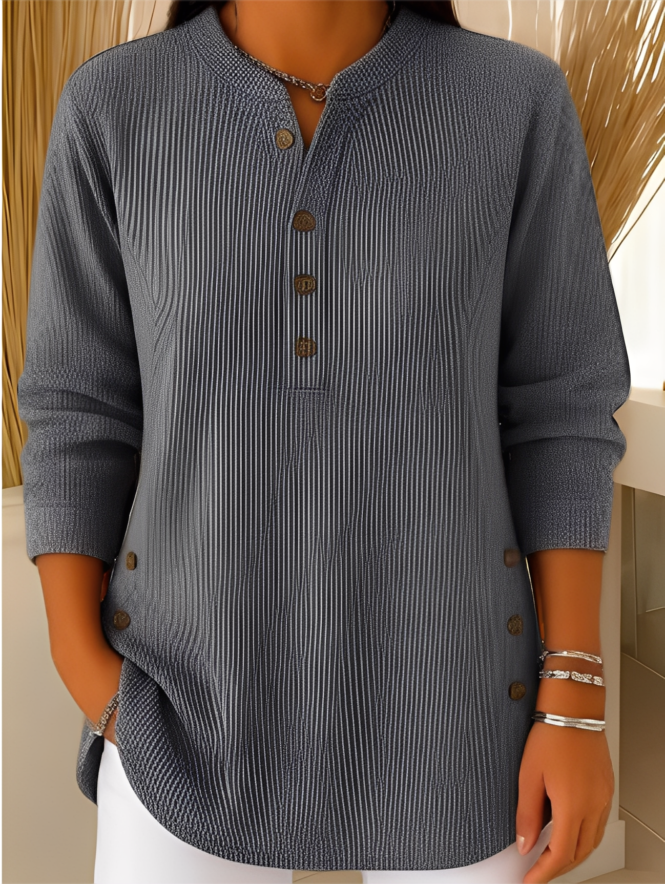 Jocelyn - Swobodny sweterek z guzikami dla kobiet