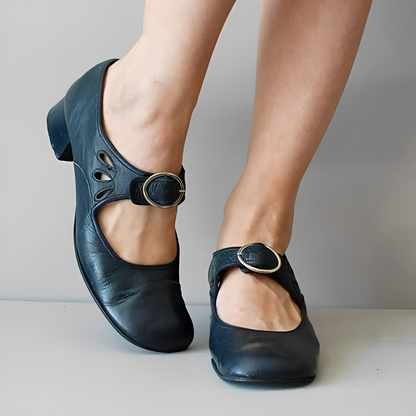 Velana - buty pojedyncze z klamrą