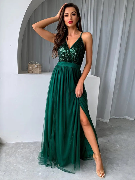 Margaux - Elegante vestido largo con escote en V profundo y detalles de malla
